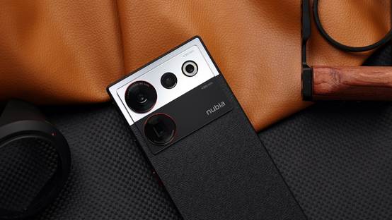 努比亚Z50 Ultra摄影师版真机图赏：皮革纹理 致敬单反 第2张